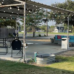Southern Coffee House and Creamery - Outside seating