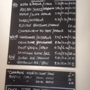 The Half Moon Free House - Pubs Near Me - Knaresborough, NYK