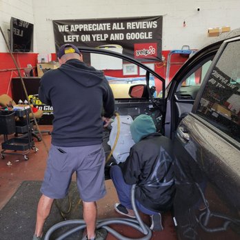 Safe Auto Glass - Windshield Installation & Repair Near Me - Hollywood, California