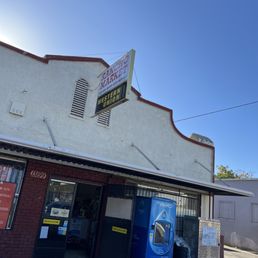 Exterior outside entrance of Rancho Market - That bad store and mold fruit and vegetables it sick - Le Grand, California Exterior outside entrance of Rancho Market - That bad store and mold fruit and vegetables it sick - Le Grand, California