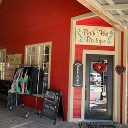 Bath Hut Boutique - Outside 2/5/22