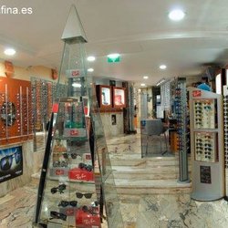 Óptica Fina Elche - Muchas gafas de sol para elegir. Casi todas las marcas de moda.