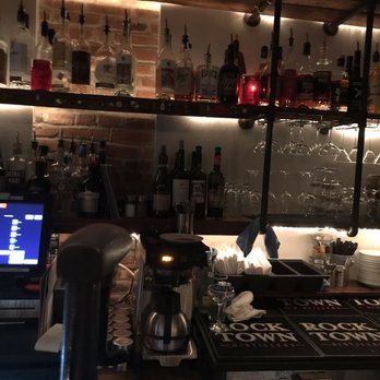 Sailor Oyster Bar - Seafood Near Me - Annapolis, Maryland