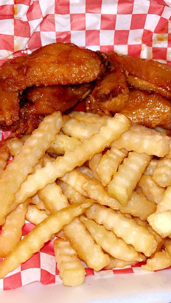 FISH AND WINGS Updated September 2024 27 Photos & 14 Reviews 1810