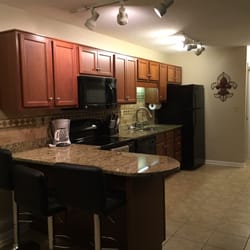 Louisville Short Term Condo Rentals - Granite countertops
