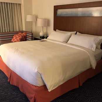 Renaissance Boston Seaport District - Hotels Near Me - Boston, Massachusetts