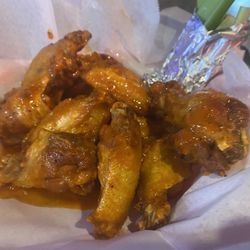 New Valley Tavern - Hot and honey wings