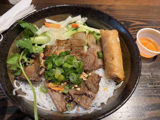 Lá Sen Vietnamese Grill by null