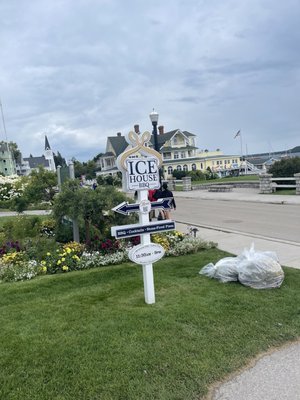 Ice House BBQ by null