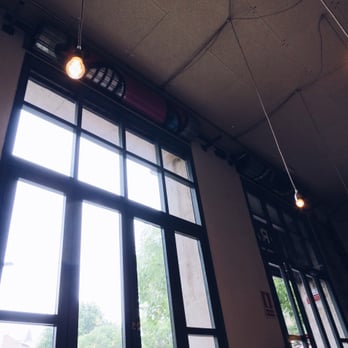 Granja Petitbo - High ceilings. - Breakfast & Brunch Near Me - Barcelona, B