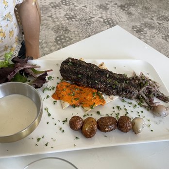 Lira Beirut Eatery - Mediterranean Near Me - Miami, Florida