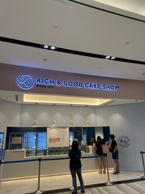 Rich & Good Cake Shop (Jewel Changi Airport) by null
