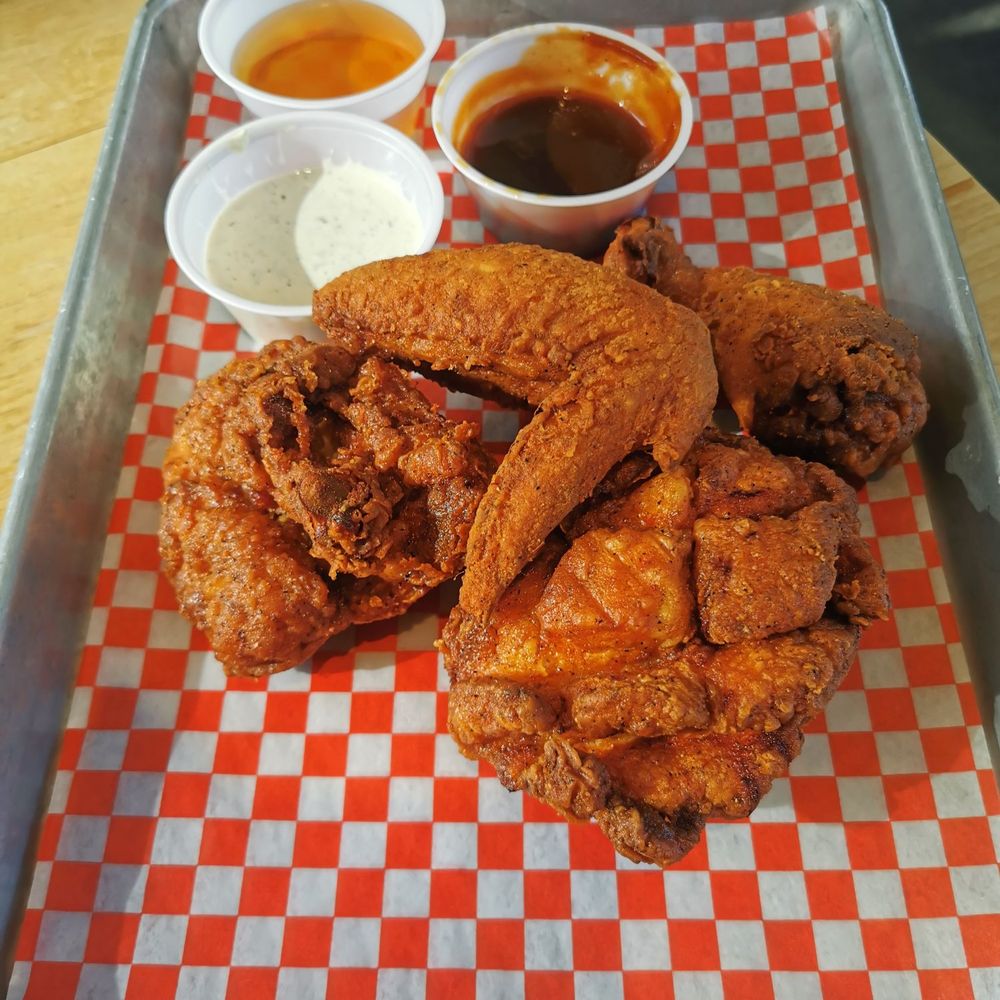 Iggy's Burger - Fried Chicken Bucket - Burgers Near Me - Sebastopol, California Iggy's Burger - Fried Chicken Bucket - Burgers Near Me - Sebastopol, California