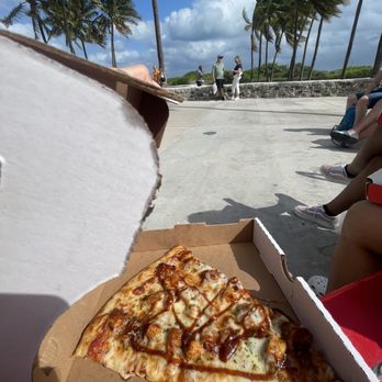 Mom's New York Pizza - BBQ Chicken Pizza - Pizza Near Me - Miami Beach, Florida Mom's New York Pizza - BBQ Chicken Pizza - Pizza Near Me - Miami Beach, Florida