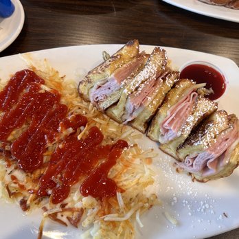 Broken Yolk Cafe - Monte Cristo with Hashbrowns - Breakfast & Brunch Near Me - Fullerton, California