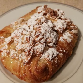 L'Amour du Pain - May 2021 Apple croissant pastry - Coffee & Tea Near Me - Montreal, Quebec L'Amour du Pain - May 2021 Apple croissant pastry - Coffee & Tea Near Me - Montreal, Quebec