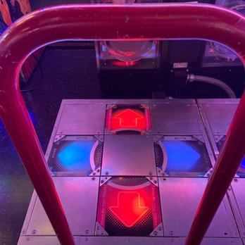 Family Arcade LA - High quality DDR pad. Very sensitive. - Arcades Near Me - Los Angeles, California