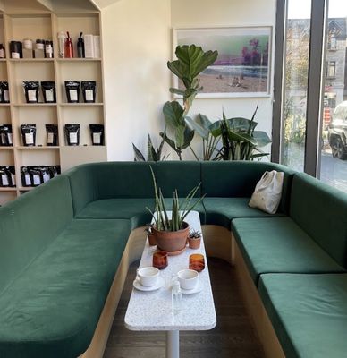 Café Éclair by null