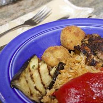 Cafe Reyes - Cuban Near Me - Worcester, Massachusetts