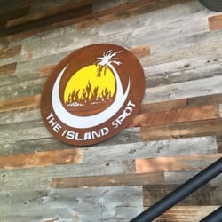 The Island Spot - Logo. Interior.
