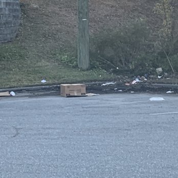 Popeyes Louisiana Kitchen - Chicken boxes out back? - Fast Food Near Me - Pelham, Alabama Popeyes Louisiana Kitchen - Chicken boxes out back? - Fast Food Near Me - Pelham, Alabama
