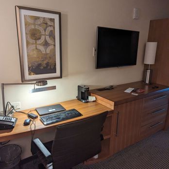 Hyatt House - Historic District - Desk - fridge just to the right if the desk. - Hotels Near Me - Charleston, South Carolina Hyatt House - Historic District - Desk - fridge just to the right if the desk. - Hotels Near Me - Charleston, South Carolina