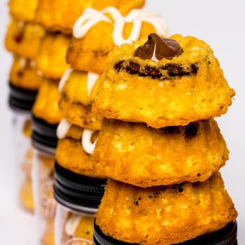 Mo’s Bundt Cakes - Mo's mini bundt cake jars are the perfect gift for any occasion. - Desserts Near Me - Miami, Florida Mo’s Bundt Cakes - Mo's mini bundt cake jars are the perfect gift for any occasion. - Desserts Near Me - Miami, Florida