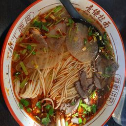 Lanzhou Beef Noodle Soup / 兰州牛肉面