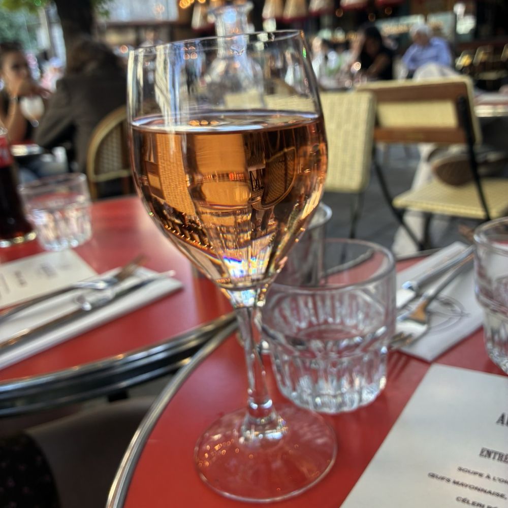 Aux Deux Ecus - Rose - Brasseries Near Me - Paris 01, 75 Aux Deux Ecus - Rose - Brasseries Near Me - Paris 01, 75