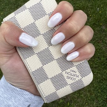 Aislinn Nails & Spa - OPI Funny Bunny - Nail Salons Near Me - Falls Church, Virginia