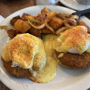 Bill's Café - Crab Cakes Benedict - Breakfast & Brunch Near Me - Pleasanton, California Bill's Café - Crab Cakes Benedict - Breakfast & Brunch Near Me - Pleasanton, California