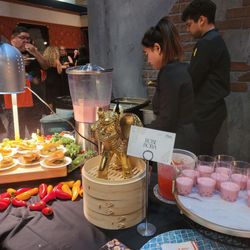 Orlando Science Center - Sandwiches and beverages