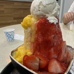 Mangoberry Milk Shaved Ice Mangoberry Milk Shaved Ice