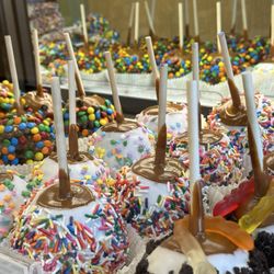 Rocky Mountain Chocolate Factory - Caramel Apples!