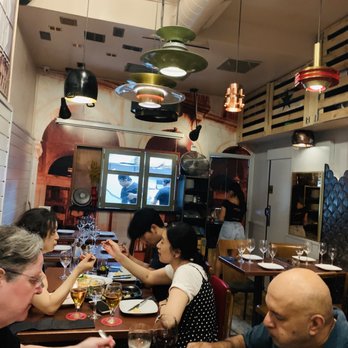 Viana - Table seating - Spanish Near Me - Barcelona, B Viana - Table seating - Spanish Near Me - Barcelona, B