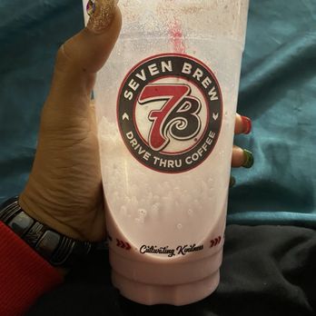 7 Brew Coffee - Smoothie Berry pomegranate and pina colada mixed Large - Coffee & Tea Near Me - Florissant, Missouri