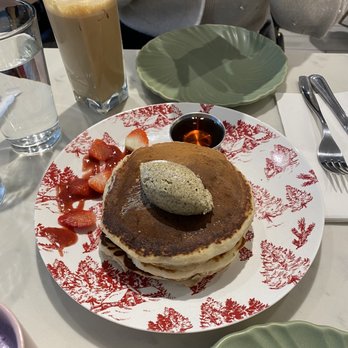 Sisters & Co - Earl grey pancakes - Breakfast & Brunch Near Me - Toronto, Ontario Sisters & Co - Earl grey pancakes - Breakfast & Brunch Near Me - Toronto, Ontario