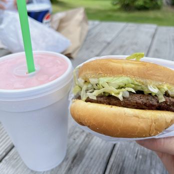 Twin Pines Drive In - Delux Burger & strawberry malt - Burgers Near Me - Cle Elum, Washington Twin Pines Drive In - Delux Burger & strawberry malt - Burgers Near Me - Cle Elum, Washington