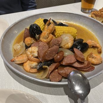 Beacon Corner Bar - Seafood boil - Seafood Near Me - Grand Rapids, Michigan