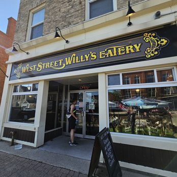 West Street Willy's Eatery - Burgers Near Me - Goderich, Ontario West Street Willy's Eatery - Burgers Near Me - Goderich, Ontario