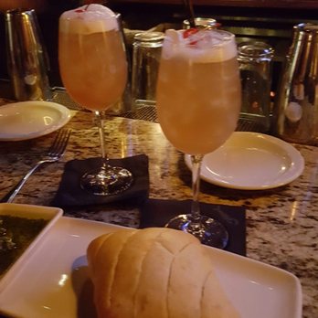 Bonefish Grill - Rum punch and starter bread - Seafood Near Me - Gambrills, Maryland