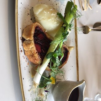 Twelve Eatery - Vegan wellington! With gorgeous mash, spring onion, pea sprouts and gravy - Cocktail Bars Near Me - Bournemouth, BMH