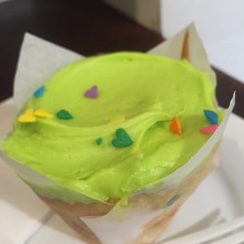 Baked & Wired - Uniporn & rainhos cupcake! - Bakeries Near Me - Washington, DC, District of Columbia