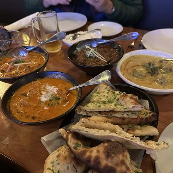 Spice Social - Chilli garlic naan, Garlic naan, Malai Kofta,  Chicken Tikka Masala,  Chooza makhani Bhuna spice gosh - Indian Near Me - Fullerton, California