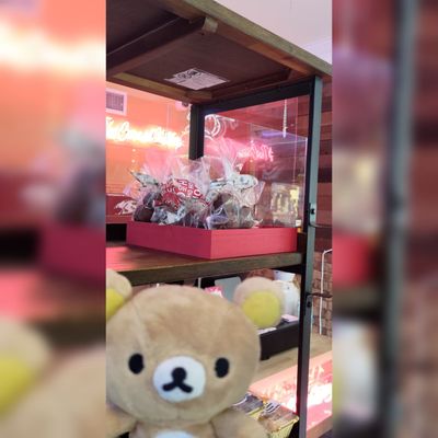 Sliders Bakery and Ice Cream Factory by null