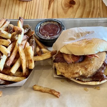 Burger Social - BAD Burger  Maple syrup, bacon, fried egg, hash brown, grilled onions and ketchup - Hot Dogs Near Me - Guaynabo, Puerto Rico