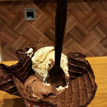 Salt & Straw - Chocolate Gooey Brownie The Salty Donut Guava + Cheese - Ice Cream & Frozen Yogurt Near Me - Miami Beach, Florida Salt & Straw - Chocolate Gooey Brownie The Salty Donut Guava + Cheese - Ice Cream & Frozen Yogurt Near Me - Miami Beach, Florida