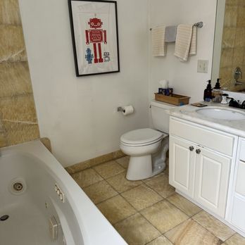 Bloom Painting and Remodeling - Old bathroom - General Contractors Near Me