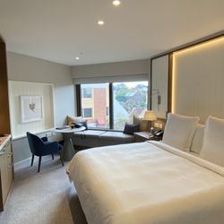 Four Seasons Hotel Sydney