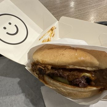 Happy Burger - Chili Cheeseburger. - Hot Dogs Near Me - Toronto, Ontario